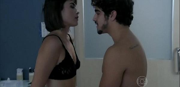  Caio Castro pelado em "Amor à Vida"